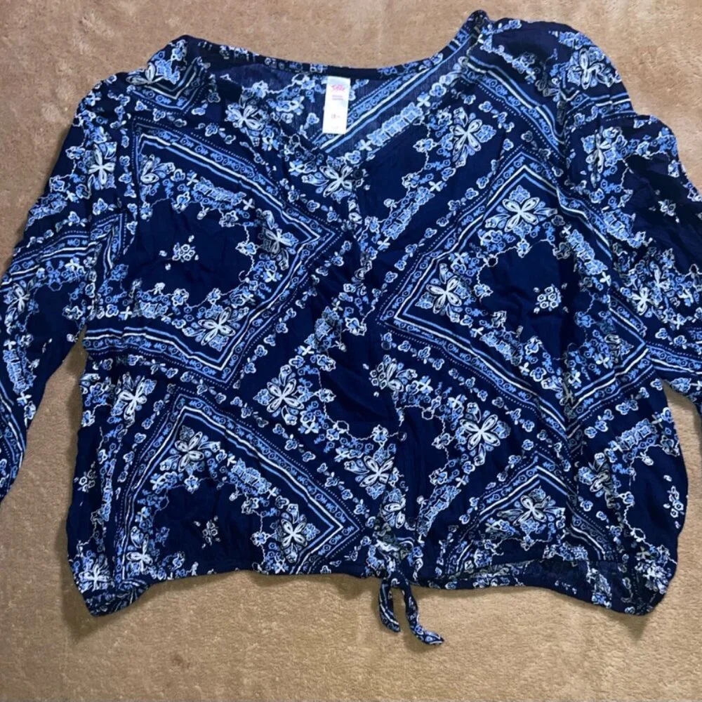Justice Girls 18 Plus Blue Floral Long Bell Sleeve‎ Button Tie Hem Blouse Top